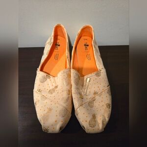 Pineapple Toms 9.5 women's